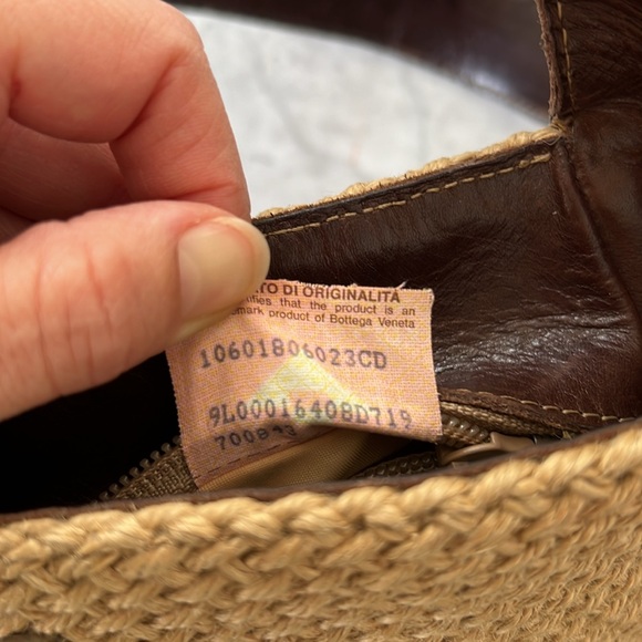 RARE Bottega Veneta Leather and Woven Jute Handbag, Authentic. European chic!! - Picture 7 of 11